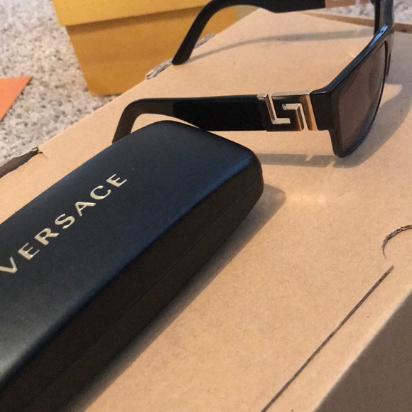 black greca squared sunglasses